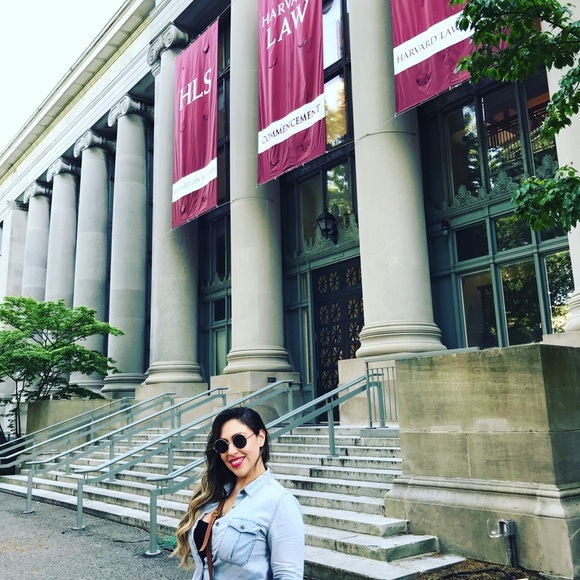 Meet your Posher, Christina - Picture 4 of 5